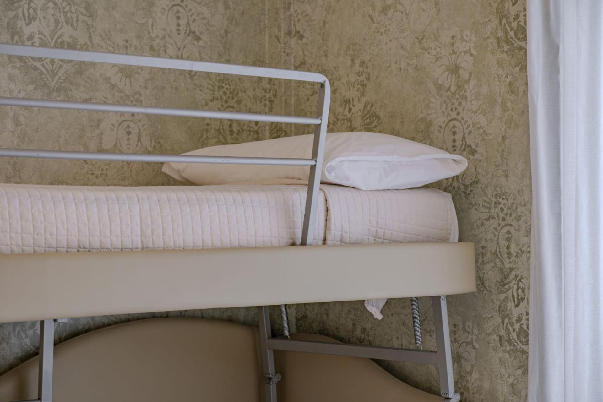 Hotel President - Vintage Hotel In Centro Ричоне Екстериор снимка
