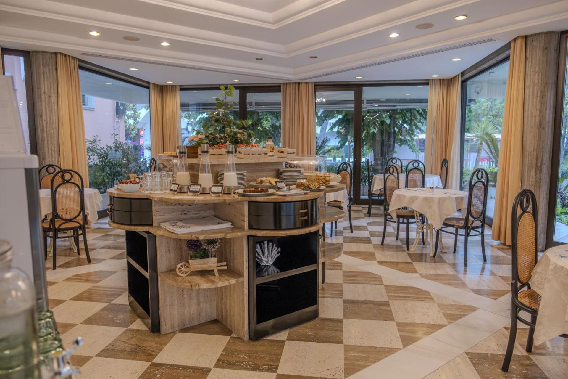 Hotel President - Vintage Hotel In Centro Ричоне Екстериор снимка