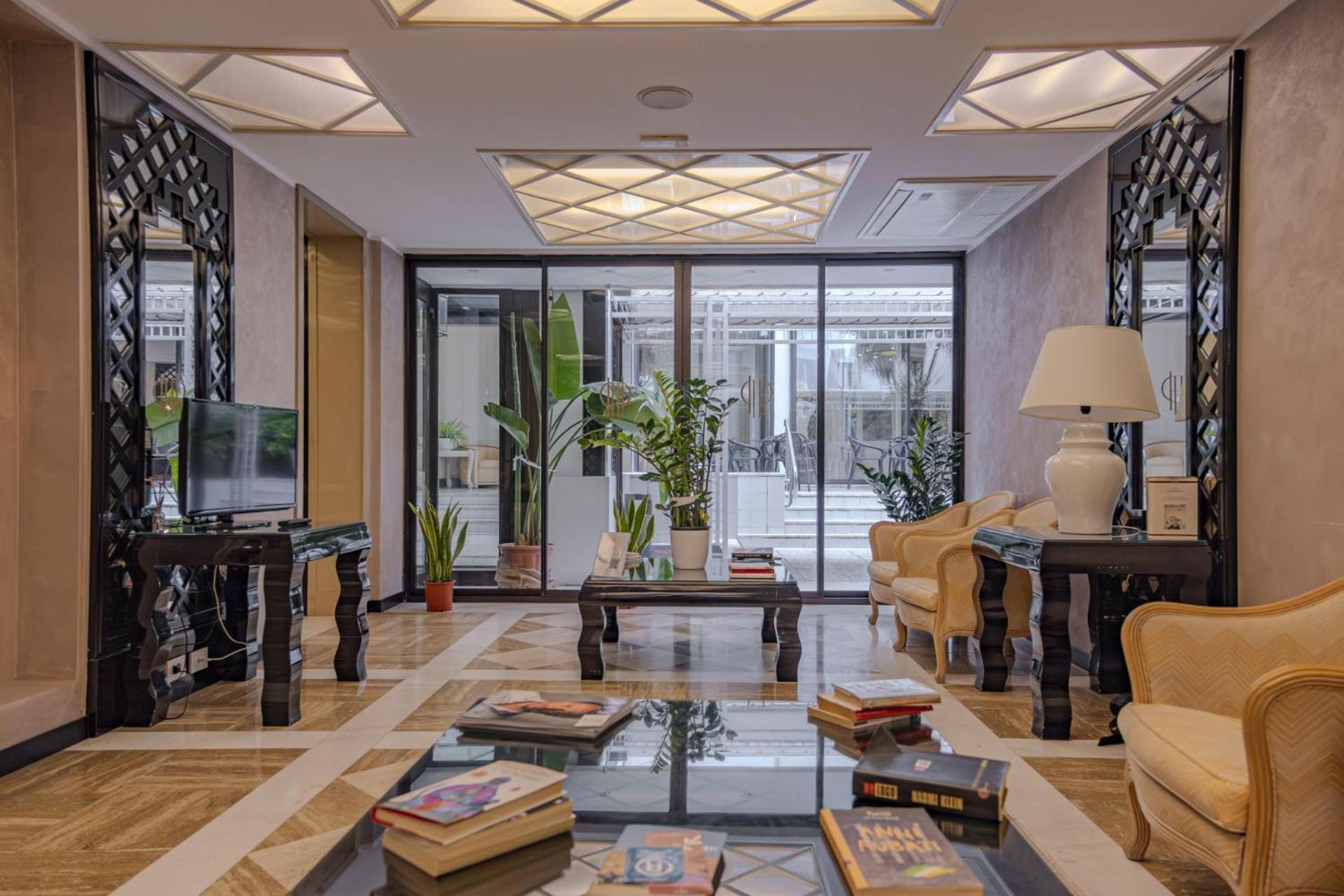 Hotel President - Vintage Hotel In Centro Ричоне Екстериор снимка