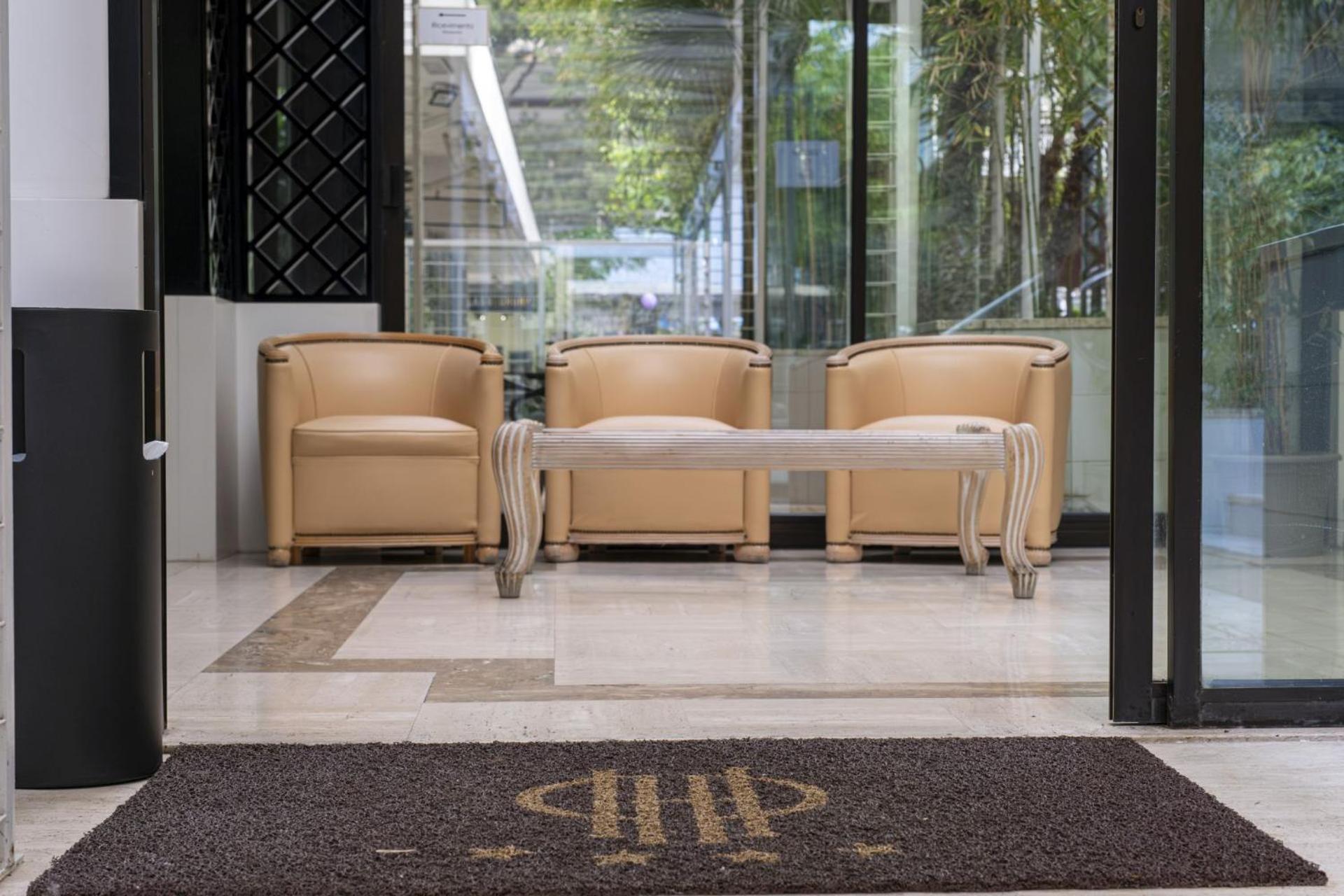 Hotel President - Vintage Hotel In Centro Ричоне Екстериор снимка