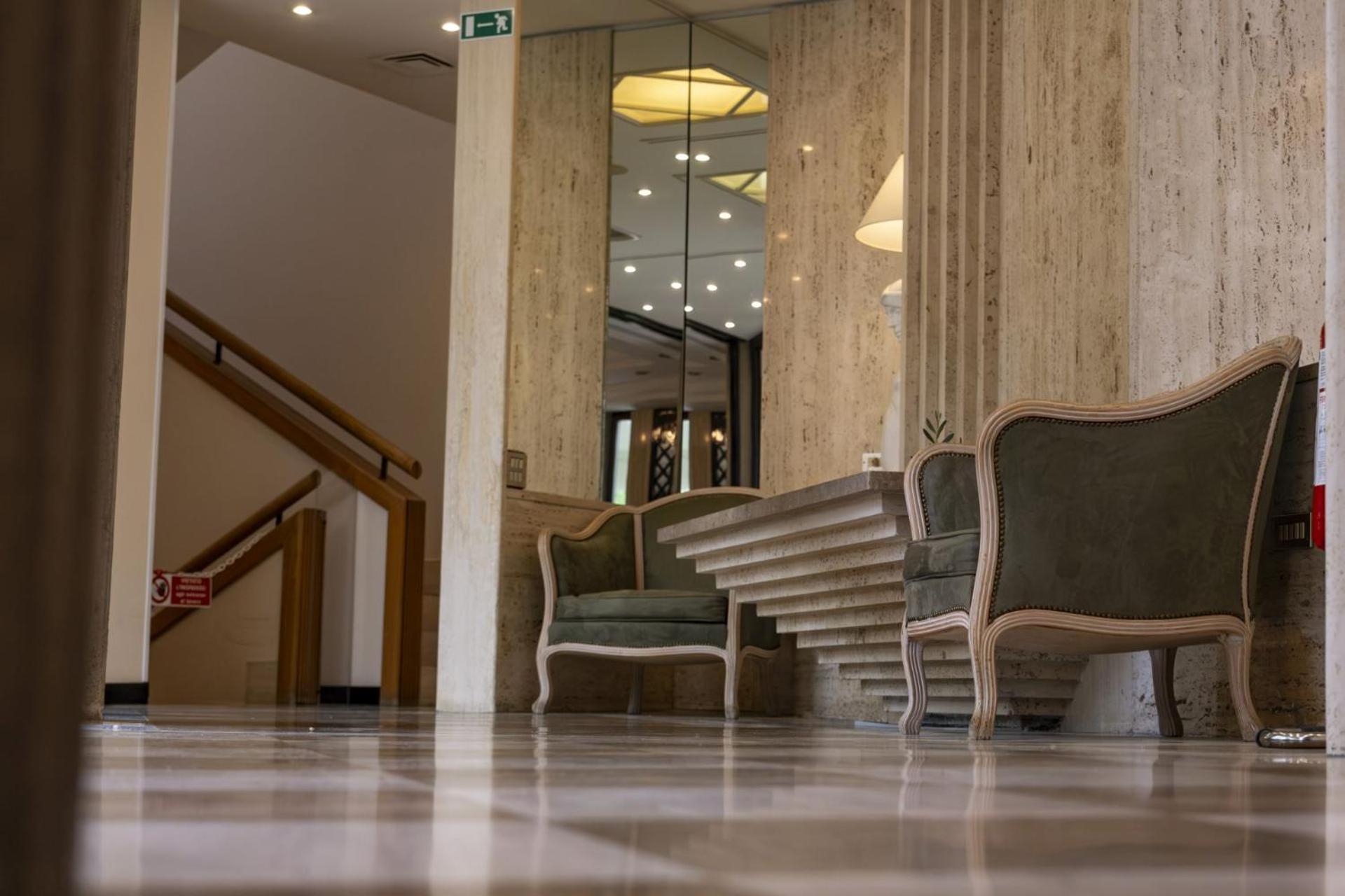 Hotel President - Vintage Hotel In Centro Ричоне Екстериор снимка