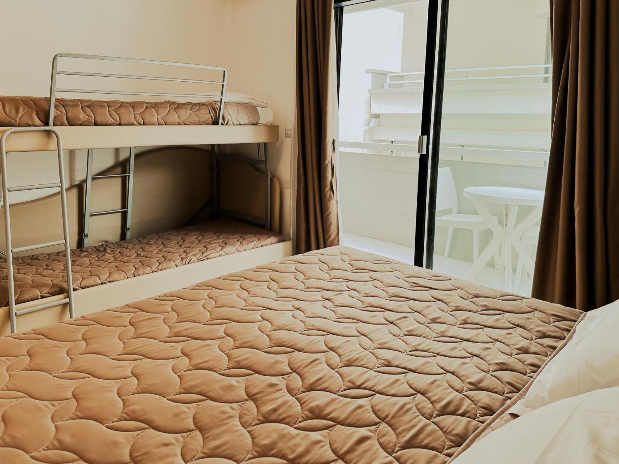 Hotel President - Vintage Hotel In Centro Ричоне Екстериор снимка